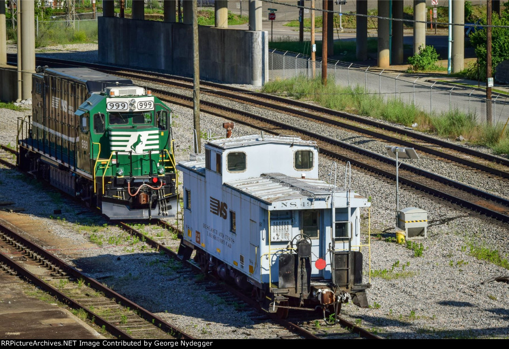 NS 49 Caboose